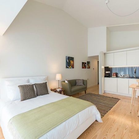 Bright Downtown Apartment Порто Екстериор снимка