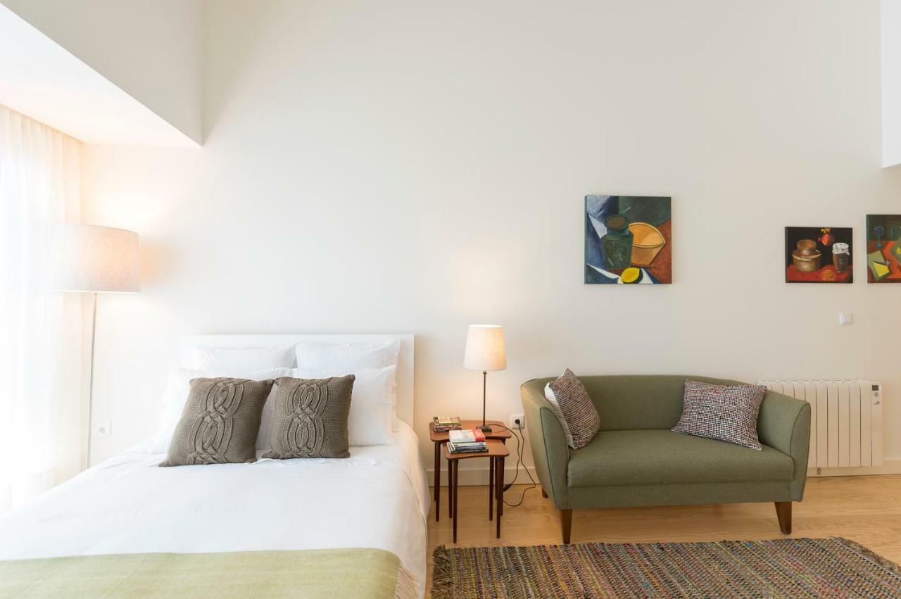 Bright Downtown Apartment Порто Екстериор снимка