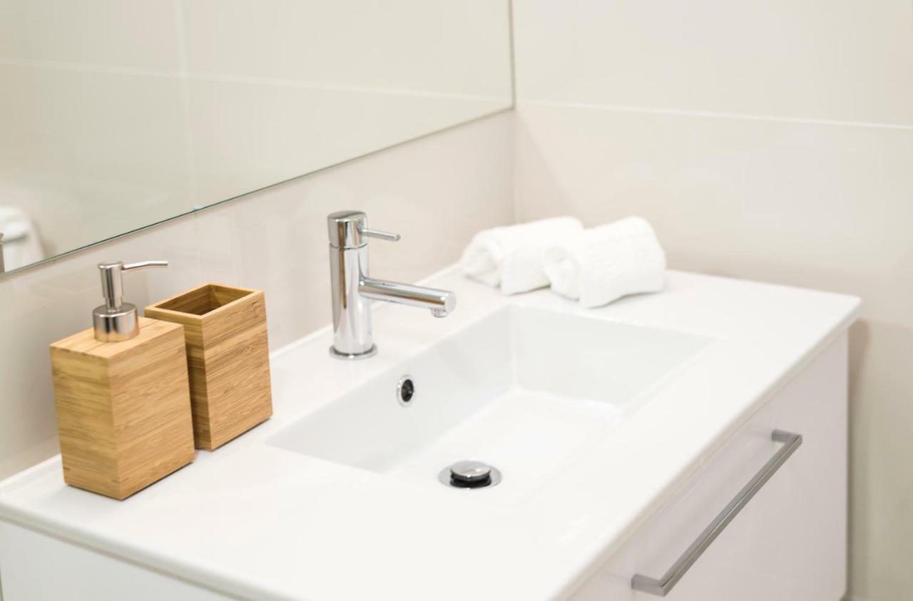 Bright Downtown Apartment Порто Екстериор снимка