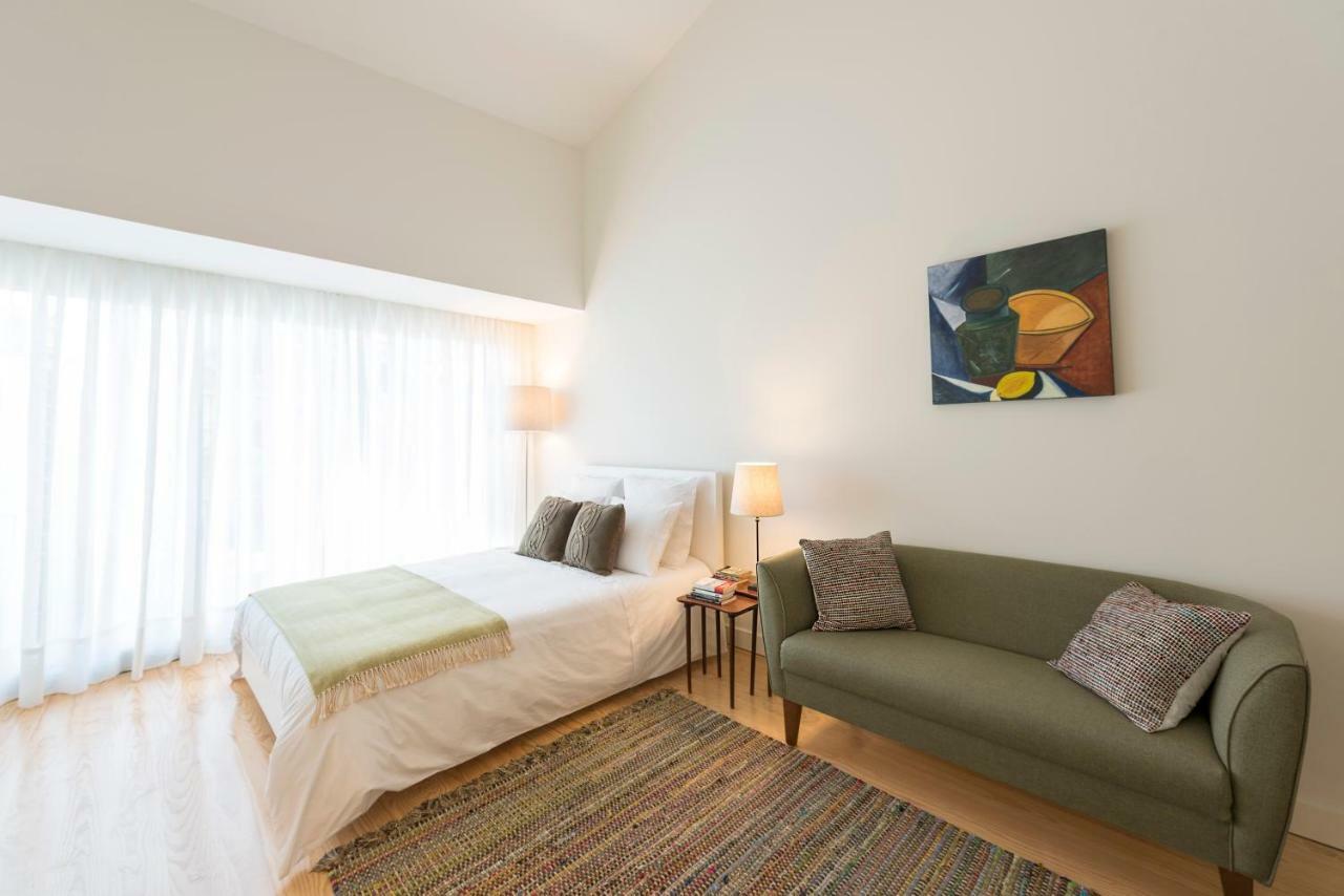 Bright Downtown Apartment Порто Екстериор снимка
